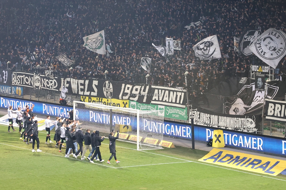 Sturm Graz - Rapid Wien
Oesterreichische Fussball Bundesliga, 17. Runde, SK Sturm Graz - SK Rapid Wien, Stadion Liebenau Graz, 10.02.2023. 

Foto zeigt die Mannschaft von Sturm und Fans von Sturm
