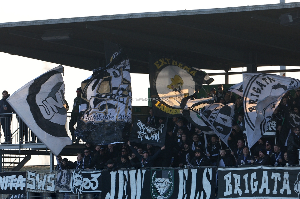 Lustenau - Sturm Graz
Oesterreichische Fussball Bundesliga, 20. Runde, SC Austria Lustenau - SK Sturm Graz, Reichshofstadion Lustenau, 04.03.2023. 

Foto zeigt Fans von Sturm
Schlüsselwörter: jewels