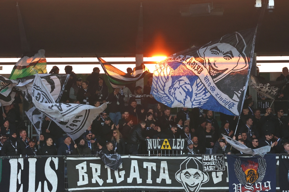 Lustenau - Sturm Graz
Oesterreichische Fussball Bundesliga, 20. Runde, SC Austria Lustenau - SK Sturm Graz, Reichshofstadion Lustenau, 04.03.2023. 

Foto zeigt Fans von Sturm
Schlüsselwörter: brigata