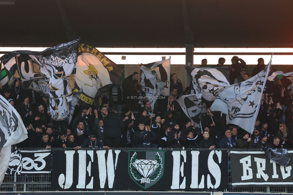 Lustenau - Sturm Graz
Oesterreichische Fussball Bundesliga, 20. Runde, SC Austria Lustenau - SK Sturm Graz, Reichshofstadion Lustenau, 04.03.2023. 

Foto zeigt Fans von Sturm
Schlüsselwörter: jewels