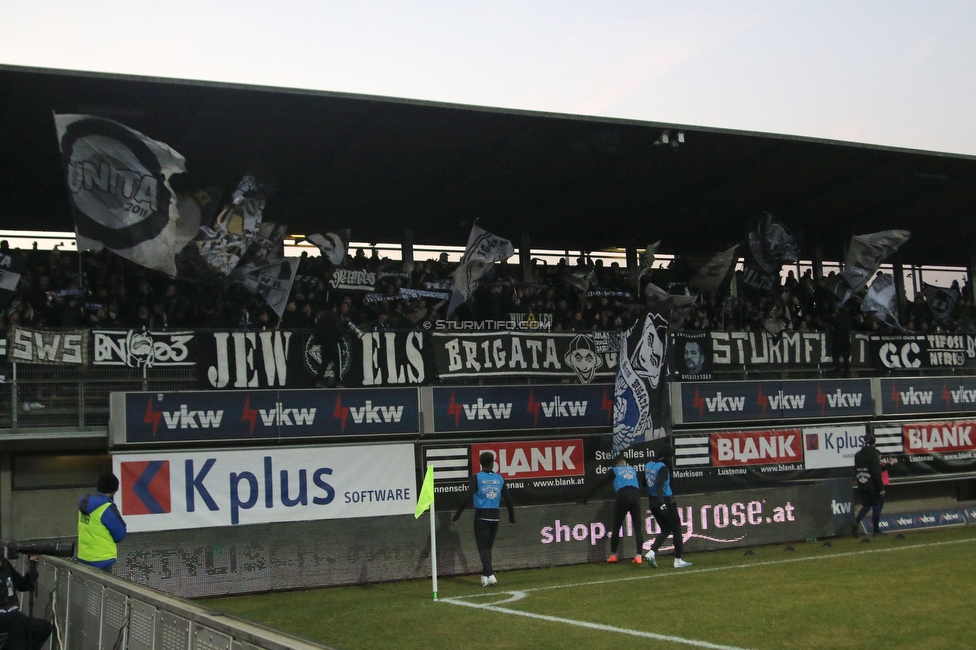 Lustenau - Sturm Graz
Oesterreichische Fussball Bundesliga, 20. Runde, SC Austria Lustenau - SK Sturm Graz, Reichshofstadion Lustenau, 04.03.2023. 

Foto zeigt Fans von Sturm
Schlüsselwörter: schals