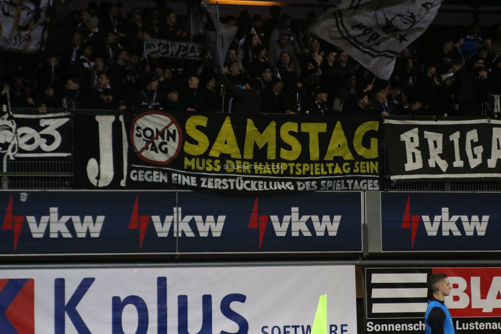 Lustenau - Sturm Graz
Oesterreichische Fussball Bundesliga, 20. Runde, SC Austria Lustenau - SK Sturm Graz, Reichshofstadion Lustenau, 04.03.2023. 

Foto zeigt Fans von Sturm mit einem Spruchband
Schlüsselwörter: samstag