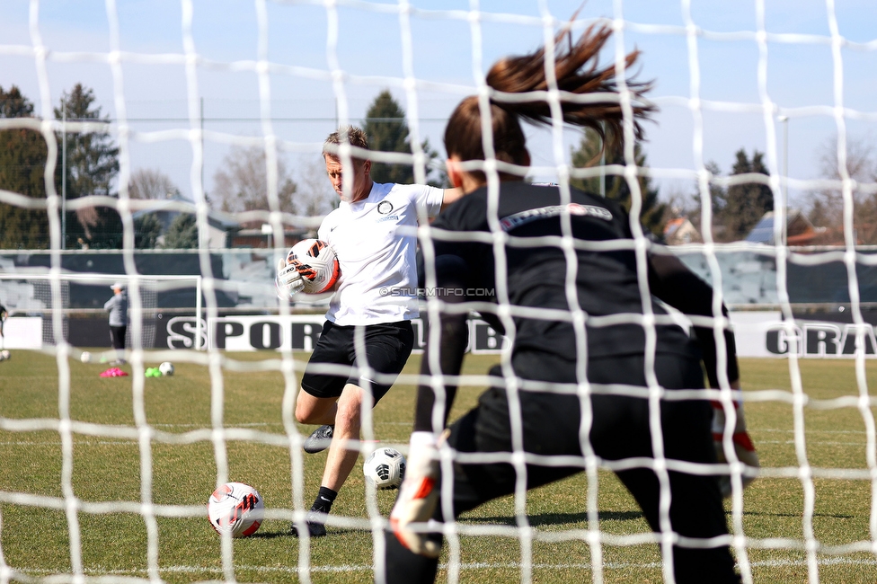 Sturm Damen - Kleinmuenchen BW Linz
OEFB Frauen Bundesliga, 10. Runde, SK Sturm Graz Damen - SPG UNION Kleinmuenchen Blau-Weiss Linz, Trainingszentrum Messendorf, 18.03.2023. 

Foto zeigt Daniel Gutschi (Torwart Trainer Sturm Damen) und Christina Schoenwetter (Sturm Damen)
