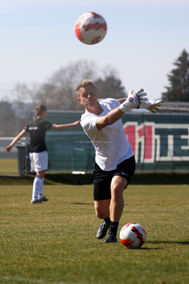 Sturm Damen - Kleinmuenchen BW Linz
OEFB Frauen Bundesliga, 10. Runde, SK Sturm Graz Damen - SPG UNION Kleinmuenchen Blau-Weiss Linz, Trainingszentrum Messendorf, 18.03.2023. 

Foto zeigt Daniel Gutschi (Torwart Trainer Sturm Damen)
