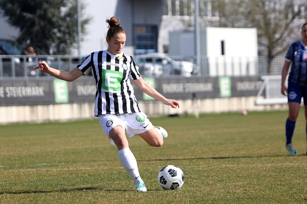 Sturm Damen - Kleinmuenchen BW Linz
OEFB Frauen Bundesliga, 10. Runde, SK Sturm Graz Damen - SPG UNION Kleinmuenchen Blau-Weiss Linz, Trainingszentrum Messendorf, 18.03.2023. 

Foto zeigt Michela Croatto (Sturm Damen)
