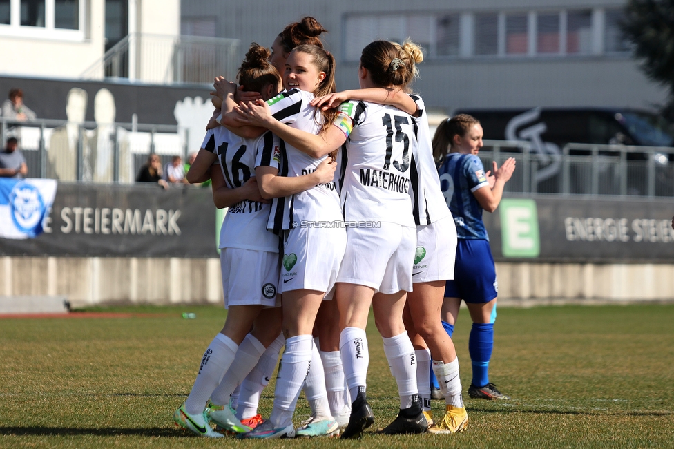 Sturm Damen - Kleinmuenchen BW Linz
OEFB Frauen Bundesliga, 10. Runde, SK Sturm Graz Damen - SPG UNION Kleinmuenchen Blau-Weiss Linz, Trainingszentrum Messendorf, 18.03.2023. 

Foto zeigt Michela Croatto (Sturm Damen) und Sophie Maierhofer (Sturm Damen)
