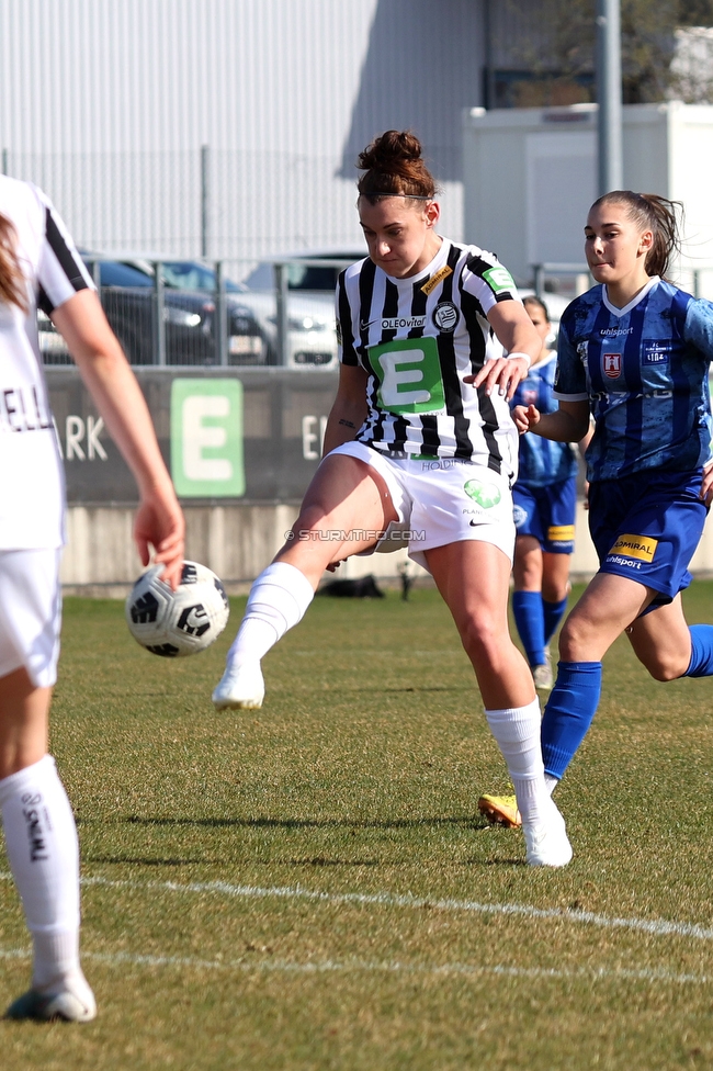 Sturm Damen - Kleinmuenchen BW Linz
OEFB Frauen Bundesliga, 10. Runde, SK Sturm Graz Damen - SPG UNION Kleinmuenchen Blau-Weiss Linz, Trainingszentrum Messendorf, 18.03.2023. 

Foto zeigt Laura Krumboeck (Sturm Damen)
