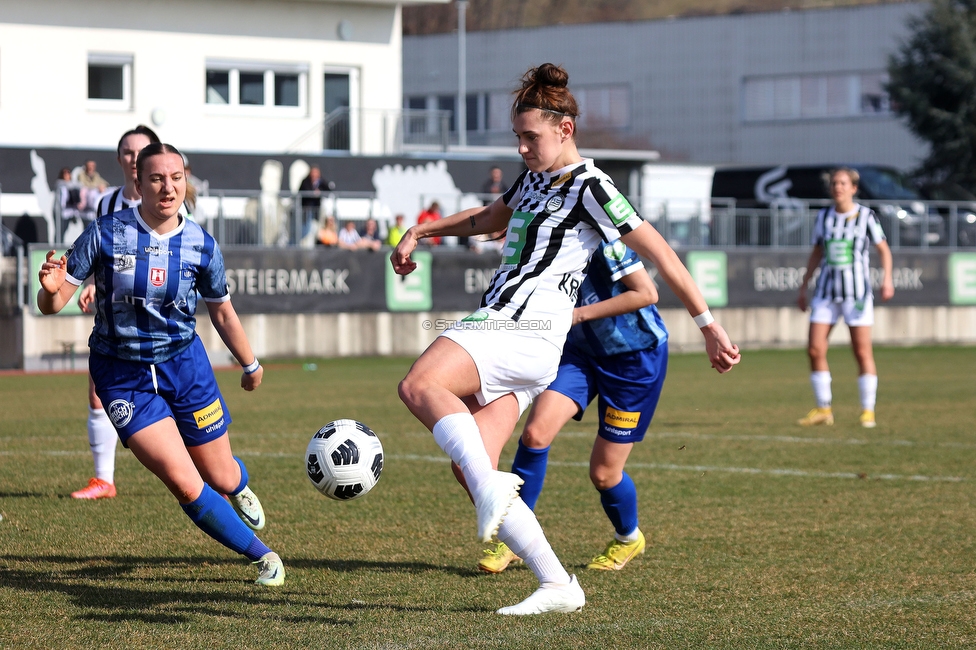 Sturm Damen - Kleinmuenchen BW Linz
OEFB Frauen Bundesliga, 10. Runde, SK Sturm Graz Damen - SPG UNION Kleinmuenchen Blau-Weiss Linz, Trainingszentrum Messendorf, 18.03.2023. 

Foto zeigt Laura Krumboeck (Sturm Damen)
