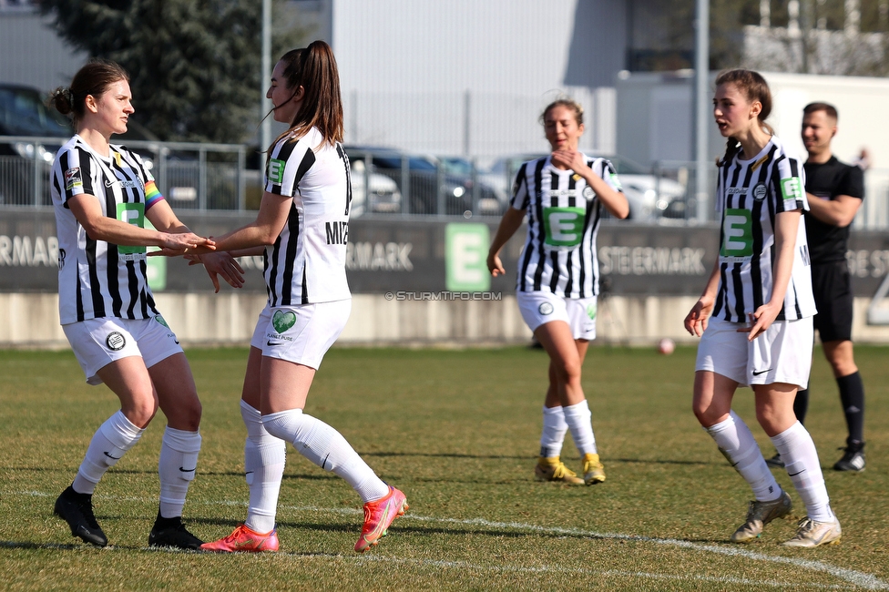 Sturm Damen - Kleinmuenchen BW Linz
OEFB Frauen Bundesliga, 10. Runde, SK Sturm Graz Damen - SPG UNION Kleinmuenchen Blau-Weiss Linz, Trainingszentrum Messendorf, 18.03.2023. 

Foto zeigt Sophie Maierhofer (Sturm Damen), Linda Mittermair (Sturm Damen) und Julia Magerl (Sturm Damen)
