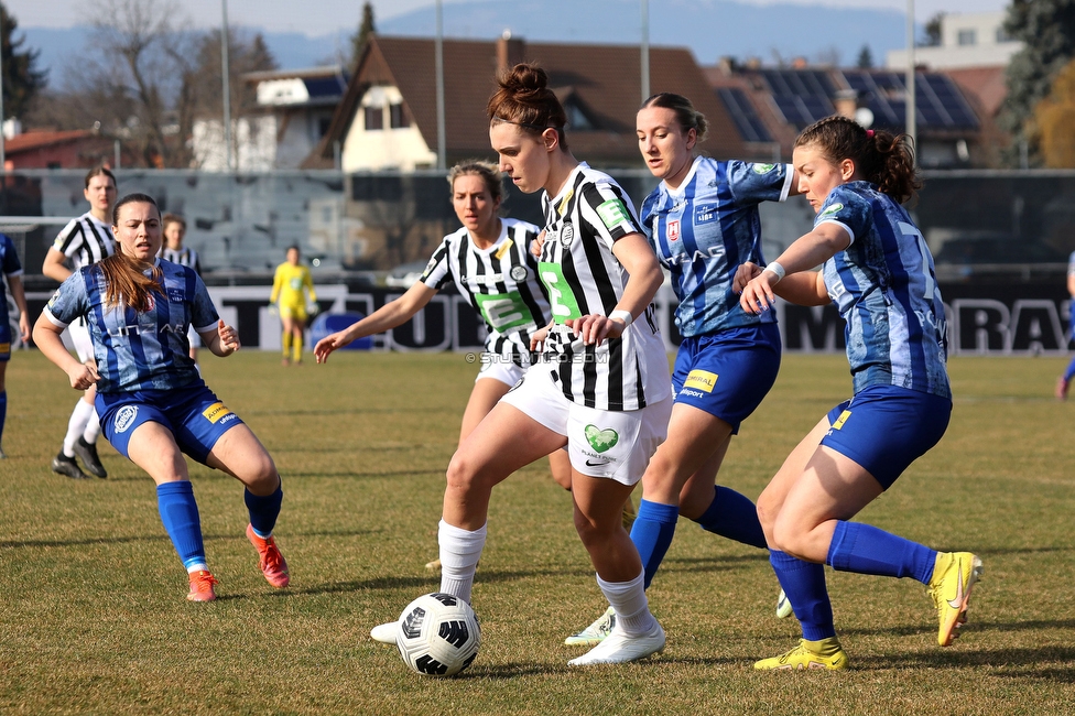 Sturm Damen - Kleinmuenchen BW Linz
OEFB Frauen Bundesliga, 10. Runde, SK Sturm Graz Damen - SPG UNION Kleinmuenchen Blau-Weiss Linz, Trainingszentrum Messendorf, 18.03.2023. 

Foto zeigt Laura Krumboeck (Sturm Damen)
