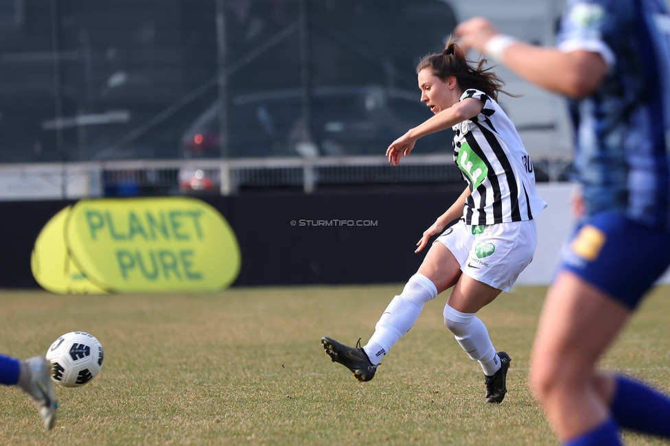 Sturm Damen - Kleinmuenchen BW Linz
OEFB Frauen Bundesliga, 10. Runde, SK Sturm Graz Damen - SPG UNION Kleinmuenchen Blau-Weiss Linz, Trainingszentrum Messendorf, 18.03.2023. 

Foto zeigt Stefanie Grossgasteiger (Sturm Damen)
