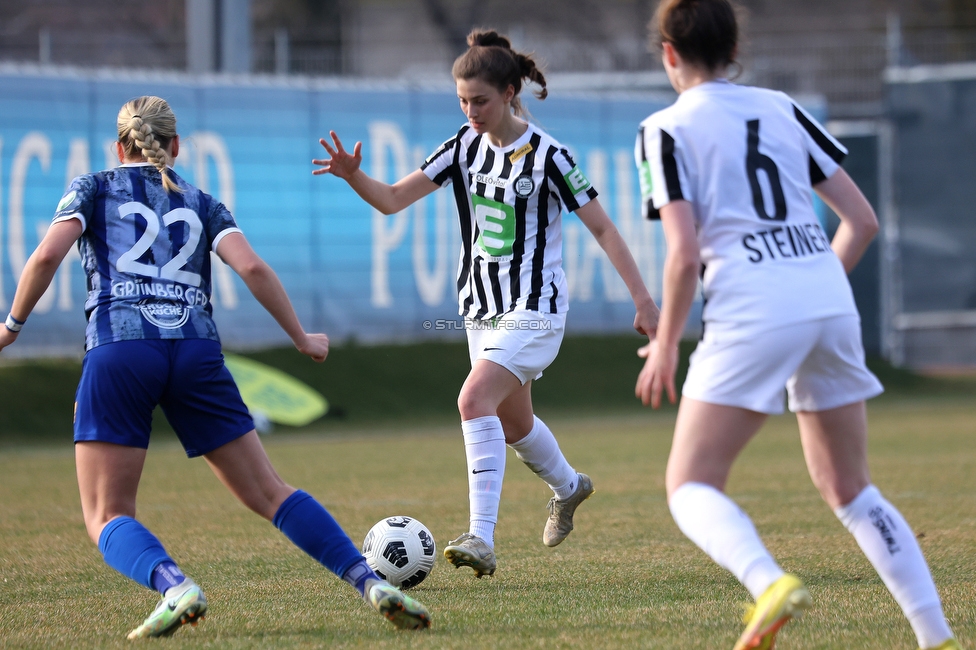 Sturm Damen - Kleinmuenchen BW Linz
OEFB Frauen Bundesliga, 10. Runde, SK Sturm Graz Damen - SPG UNION Kleinmuenchen Blau-Weiss Linz, Trainingszentrum Messendorf, 18.03.2023. 

Foto zeigt Julia Magerl (Sturm Damen)
