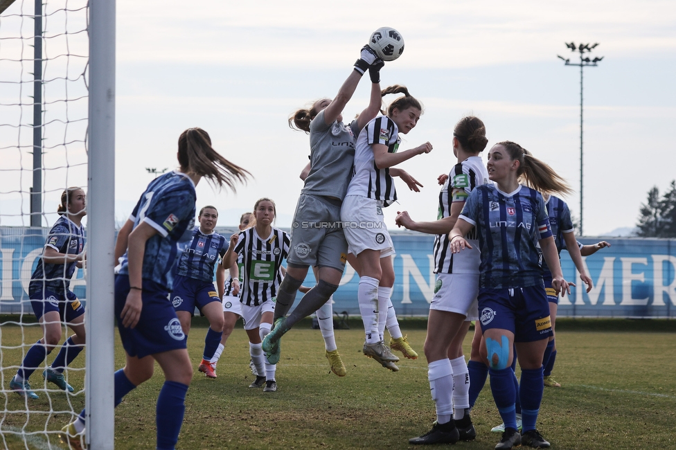 Sturm Damen - Kleinmuenchen BW Linz
OEFB Frauen Bundesliga, 10. Runde, SK Sturm Graz Damen - SPG UNION Kleinmuenchen Blau-Weiss Linz, Trainingszentrum Messendorf, 18.03.2023. 

Foto zeigt Julia Magerl (Sturm Damen)
