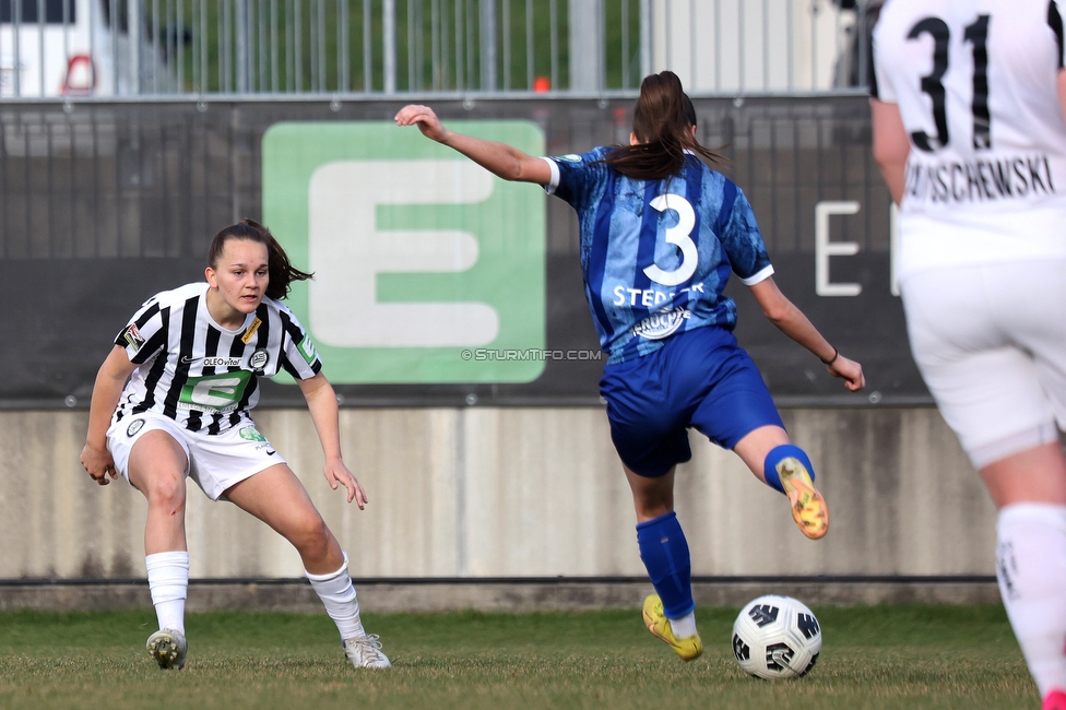 Sturm Damen - Kleinmuenchen BW Linz
OEFB Frauen Bundesliga, 10. Runde, SK Sturm Graz Damen - SPG UNION Kleinmuenchen Blau-Weiss Linz, Trainingszentrum Messendorf, 18.03.2023. 

Foto zeigt Julia Keutz (Sturm Damen)
