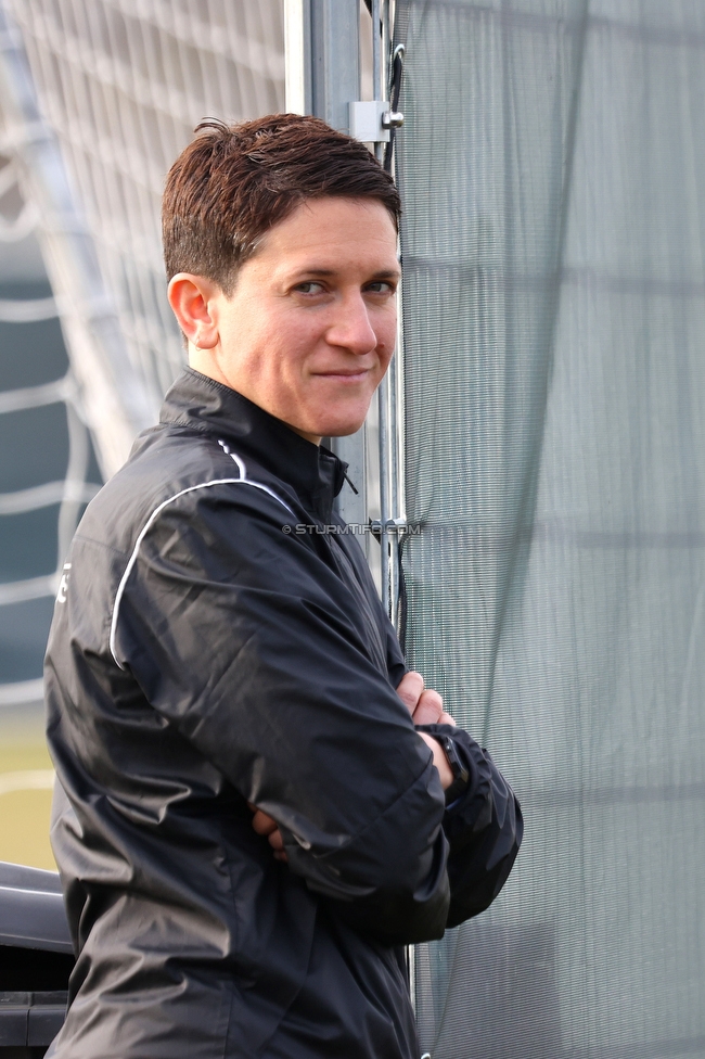 Sturm Damen - Kleinmuenchen BW Linz
OEFB Frauen Bundesliga, 10. Runde, SK Sturm Graz Damen - SPG UNION Kleinmuenchen Blau-Weiss Linz, Trainingszentrum Messendorf, 18.03.2023. 

Foto zeigt Emily Cancienne (Assistenz Trainer Sturm Damen)
