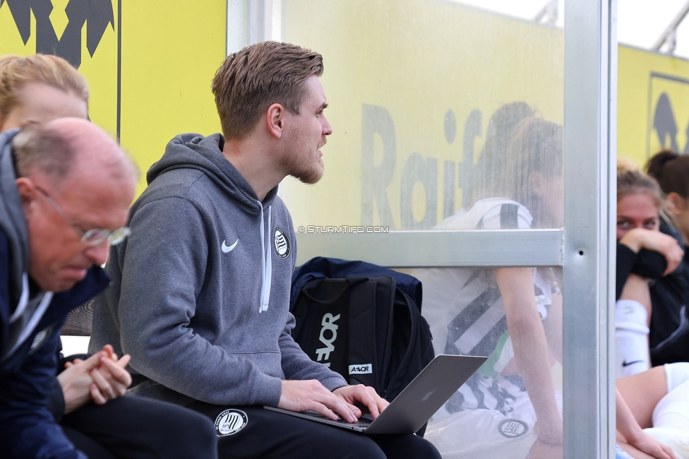 Sturm Damen - Kleinmuenchen BW Linz
OEFB Frauen Bundesliga, 10. Runde, SK Sturm Graz Damen - SPG UNION Kleinmuenchen Blau-Weiss Linz, Trainingszentrum Messendorf, 18.03.2023. 

Foto zeigt Michael Erlitz (Betreuer Sturm Damen)
