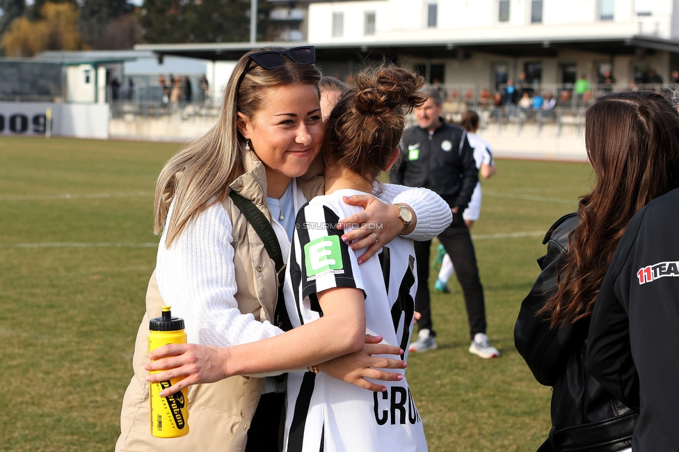 Sturm Damen - Kleinmuenchen BW Linz
OEFB Frauen Bundesliga, 10. Runde, SK Sturm Graz Damen - SPG UNION Kleinmuenchen Blau-Weiss Linz, Trainingszentrum Messendorf, 18.03.2023. 

Foto zeigt Mariella El Sherif (Sturm Damen) und Michela Croatto (Sturm Damen)
