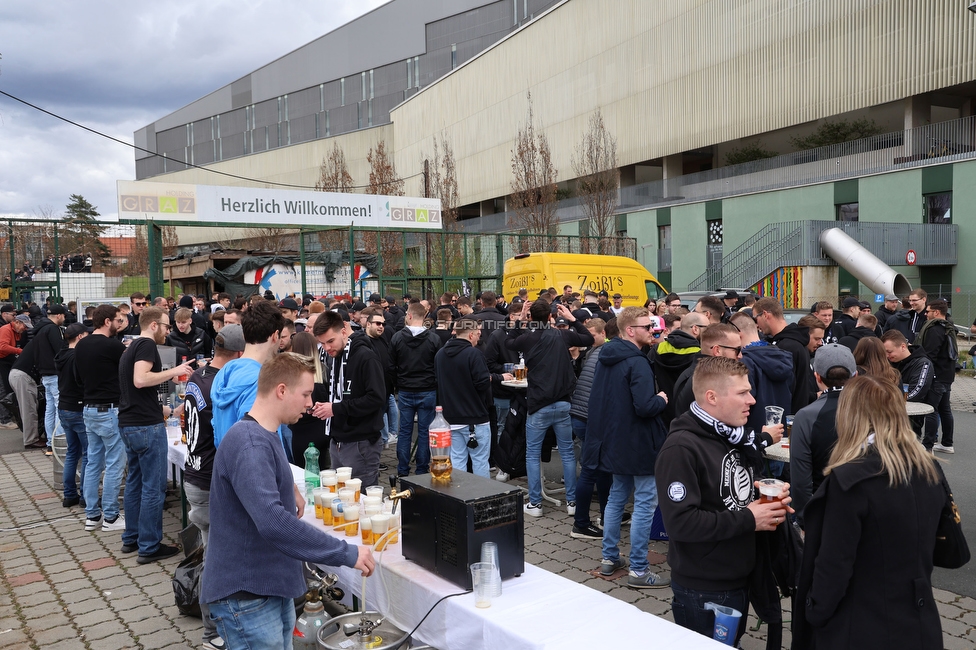 Sturm Graz - Rapid Wien
Oesterreichische Fussball Bundesliga, 23. Runde, SK Sturm Graz - SK Rapid Wien, Stadion Liebenau Graz, 02.04.2023. 

Foto zeigt Fans von Sturm in der Gruabn
