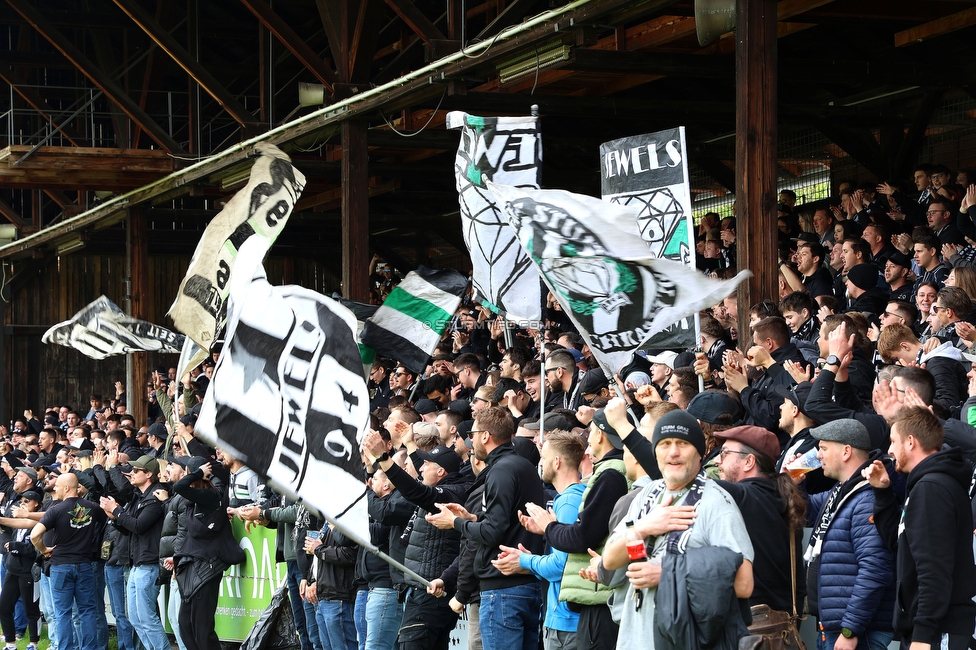 Sturm Graz - Rapid Wien
Oesterreichische Fussball Bundesliga, 23. Runde, SK Sturm Graz - SK Rapid Wien, Stadion Liebenau Graz, 02.04.2023. 

Foto zeigt Fans von Sturm in der Gruabn
