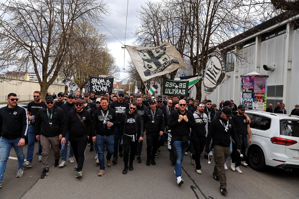 Sturm Graz - Rapid Wien
Oesterreichische Fussball Bundesliga, 23. Runde, SK Sturm Graz - SK Rapid Wien, Stadion Liebenau Graz, 02.04.2023. 

Foto zeigt Fans von Sturm beim Corteo
