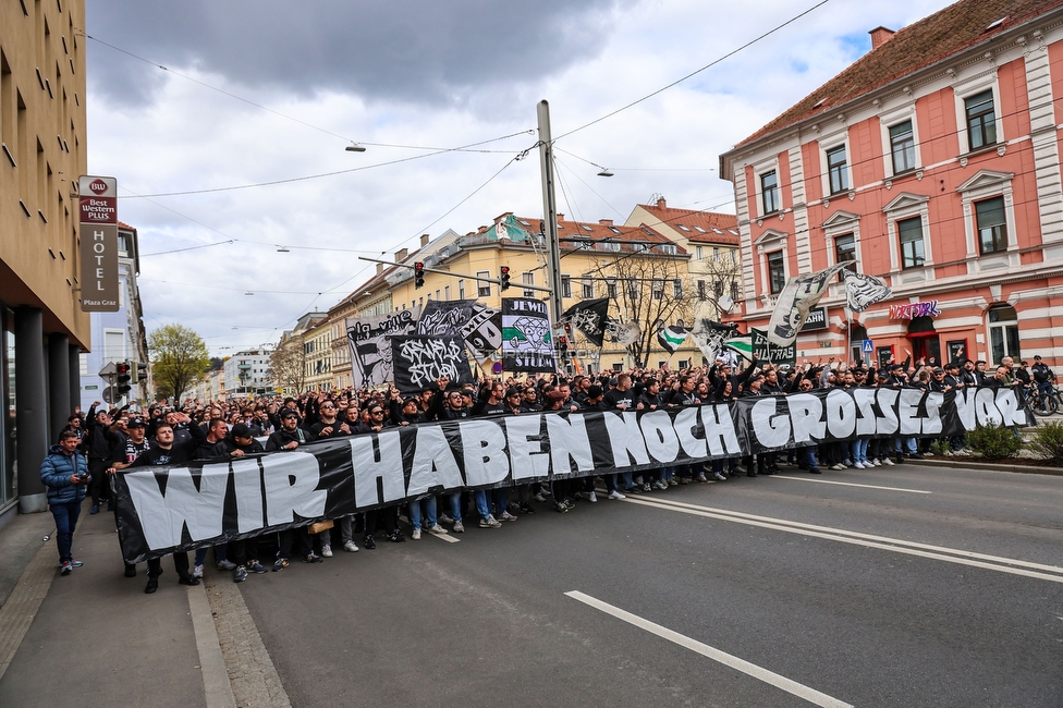 Sturm Graz - Rapid Wien
Oesterreichische Fussball Bundesliga, 23. Runde, SK Sturm Graz - SK Rapid Wien, Stadion Liebenau Graz, 02.04.2023. 

Foto zeigt Fans von Sturm beim Corteo
