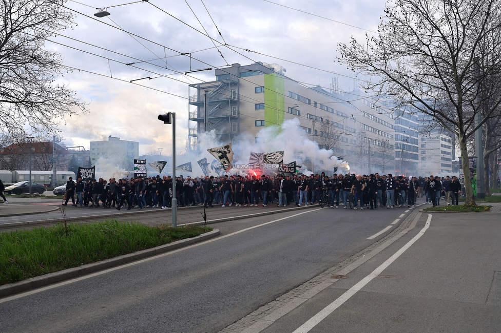 Sturm Graz - Rapid Wien
Oesterreichische Fussball Bundesliga, 23. Runde, SK Sturm Graz - SK Rapid Wien, Stadion Liebenau Graz, 02.04.2023. 

Foto zeigt Fans von Sturm beim Corteo
