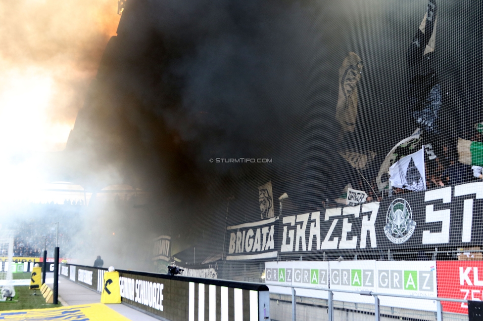 Sturm Graz - Rapid Wien
Oesterreichische Fussball Bundesliga, 23. Runde, SK Sturm Graz - SK Rapid Wien, Stadion Liebenau Graz, 02.04.2023. 

Foto zeigt Fans von Sturm
Schlüsselwörter: pyrotechnik