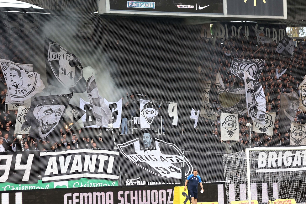 Sturm Graz - Rapid
Oesterreichische Fussball Bundesliga, 23. Runde, SK Sturm Graz - SK Rapid Wien, Stadion Liebenau Graz, 02.04.2023. 

Foto zeigt Fans von Sturm mit einer Choreografie
Schlüsselwörter: brigata