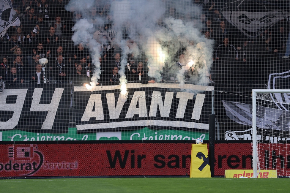 Sturm Graz - Rapid Wien
Oesterreichische Fussball Bundesliga, 23. Runde, SK Sturm Graz - SK Rapid Wien, Stadion Liebenau Graz, 02.04.2023. 

Foto zeigt Fans von Sturm
Schlüsselwörter: pyrotechnik brigata