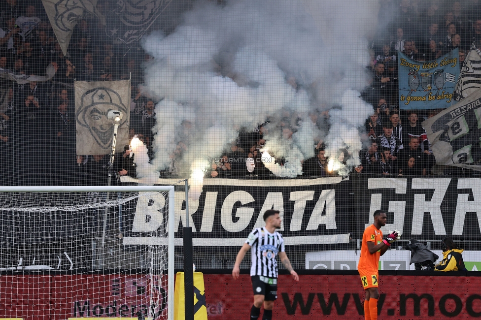 Sturm Graz - Rapid Wien
Oesterreichische Fussball Bundesliga, 23. Runde, SK Sturm Graz - SK Rapid Wien, Stadion Liebenau Graz, 02.04.2023. 

Foto zeigt Fans von Sturm
Schlüsselwörter: pyrotechnik brigata