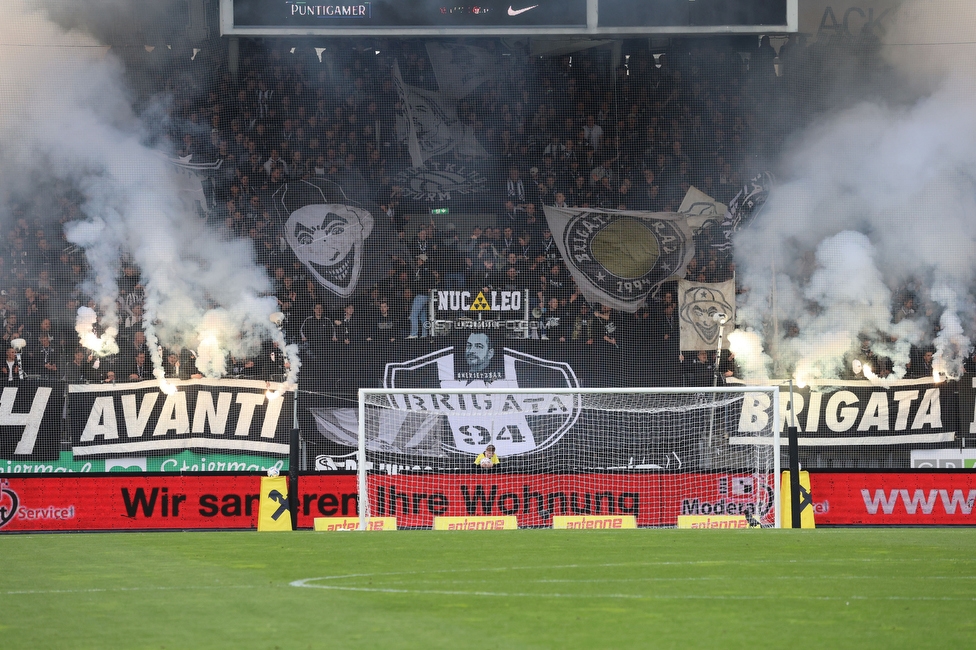 Sturm Graz - Rapid Wien
Oesterreichische Fussball Bundesliga, 23. Runde, SK Sturm Graz - SK Rapid Wien, Stadion Liebenau Graz, 02.04.2023. 

Foto zeigt Fans von Sturm
Schlüsselwörter: pyrotechnik brigata