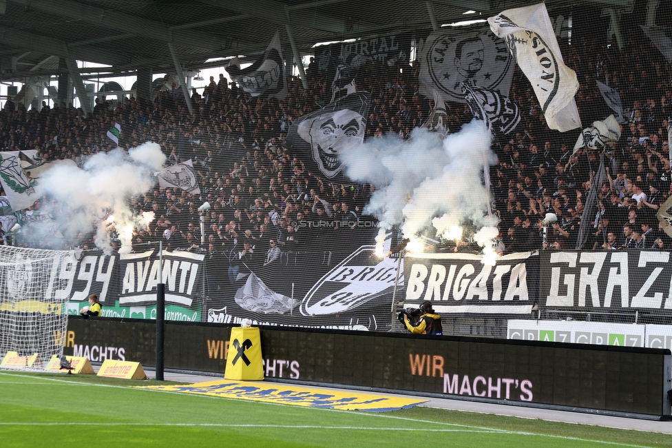 Sturm Graz - Rapid Wien
Oesterreichische Fussball Bundesliga, 23. Runde, SK Sturm Graz - SK Rapid Wien, Stadion Liebenau Graz, 02.04.2023. 

Foto zeigt Fans von Sturm
Schlüsselwörter: pyrotechnik brigata