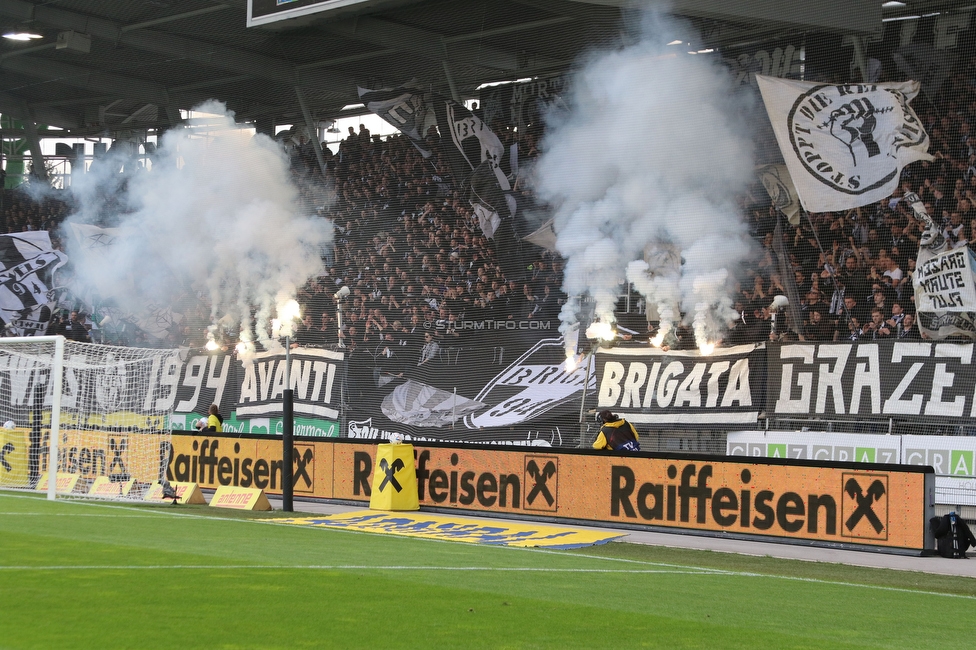 Sturm Graz - Rapid Wien
Oesterreichische Fussball Bundesliga, 23. Runde, SK Sturm Graz - SK Rapid Wien, Stadion Liebenau Graz, 02.04.2023. 

Foto zeigt Fans von Sturm
Schlüsselwörter: pyrotechnik brigata