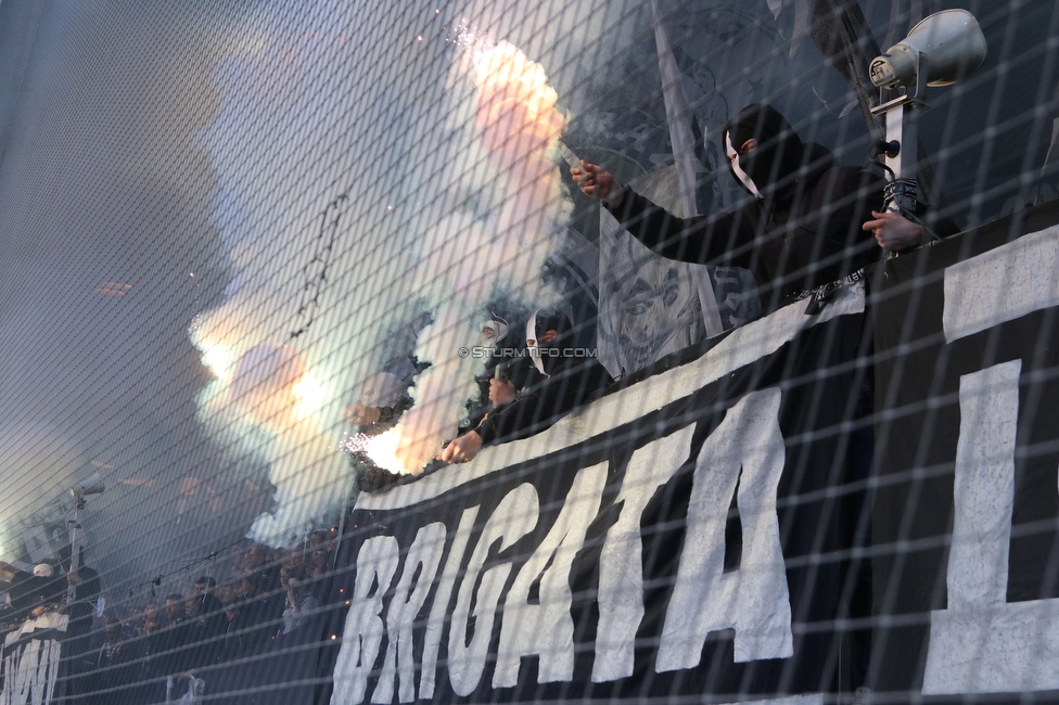 Sturm Graz - Rapid Wien
Oesterreichische Fussball Bundesliga, 23. Runde, SK Sturm Graz - SK Rapid Wien, Stadion Liebenau Graz, 02.04.2023. 

Foto zeigt Fans von Sturm
Schlüsselwörter: pyrotechnik brigata