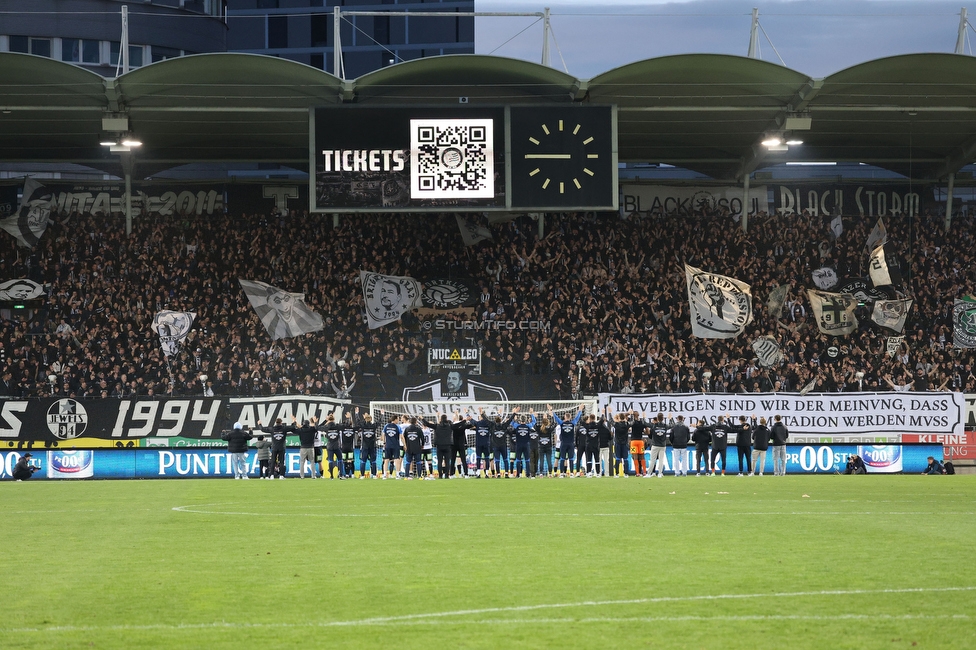 Sturm Graz - Rapid Wien
Oesterreichische Fussball Bundesliga, 23. Runde, SK Sturm Graz - SK Rapid Wien, Stadion Liebenau Graz, 02.04.2023. 

Foto zeigt die Mannschaft von Sturm und Fans von Sturm
