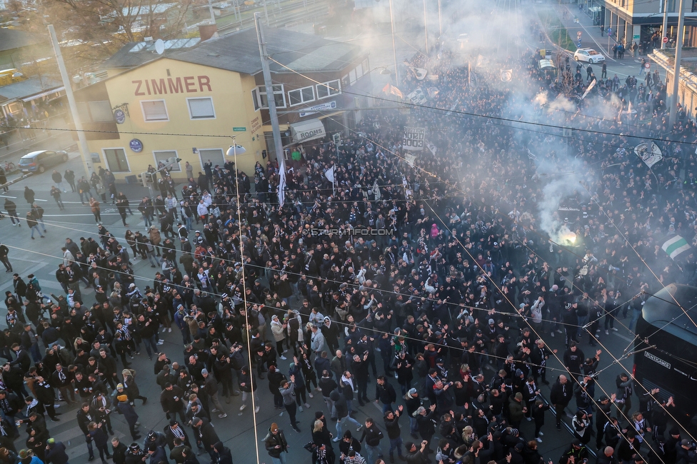 Sturm Graz - LASK
OEFB Cup, Halblfinale, SK Sturm Graz - LASK, Stadion Liebenau Graz, 06.04.2023. 

Foto zeigt Fans von Sturm beim Empfang vom Mannschaftsbus
Schlüsselwörter: pyrotechnik