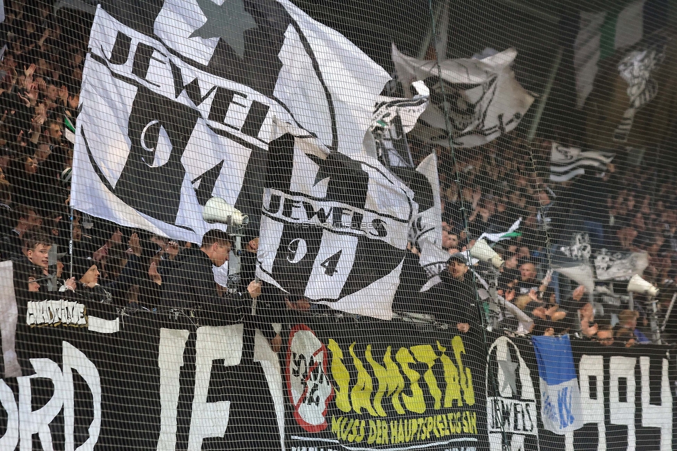 Sturm Graz - LASK
OEFB Cup, Halbfinale, SK Sturm Graz - LASK, Stadion Liebenau Graz, 06.04.2023. 

Foto zeigt Fans von Sturm mit einem Spruchband
Schlüsselwörter: jewels samstag