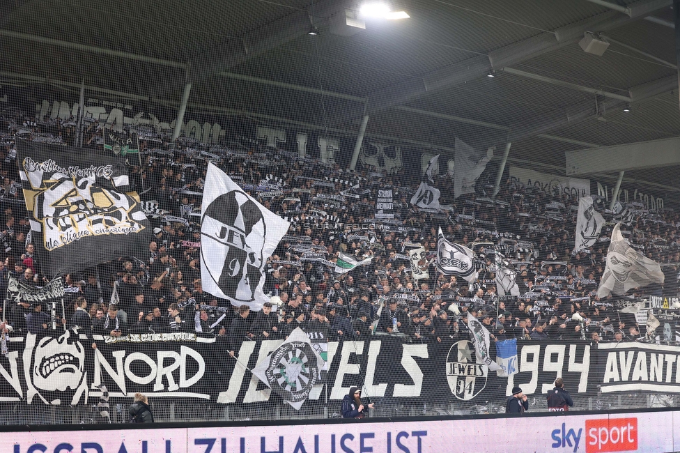 Sturm Graz - LASK
OEFB Cup, Halblfinale, SK Sturm Graz - LASK, Stadion Liebenau Graz, 06.04.2023. 

Foto zeigt Fans von Sturm
Schlüsselwörter: schals jewels