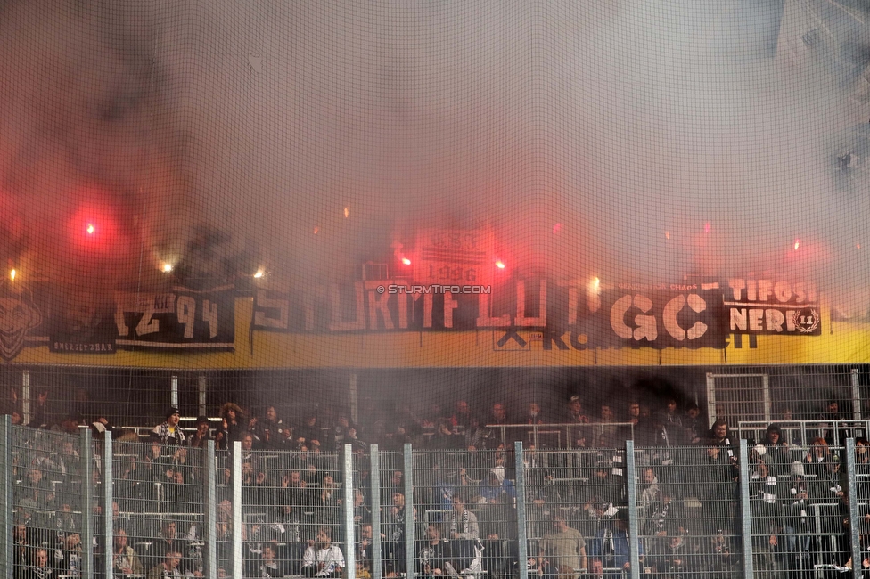 LASK - Sturm Graz
Oesterreichische Fussball Bundesliga, 24. Runde, LASK - SK Sturm Graz, Linzer Stadion Linz, 09.04.2023. 

Foto zeigt Fans von Sturm mit einer Choreografie
Schlüsselwörter: pyrotechnik