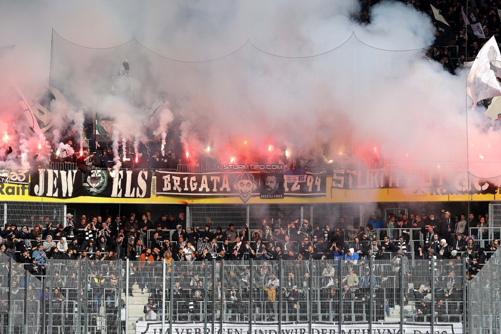 LASK - Sturm Graz
Oesterreichische Fussball Bundesliga, 24. Runde, LASK - SK Sturm Graz, Linzer Stadion Linz, 09.04.2023. 

Foto zeigt Fans von Sturm mit einer Choreografie
Schlüsselwörter: pyrotechnik