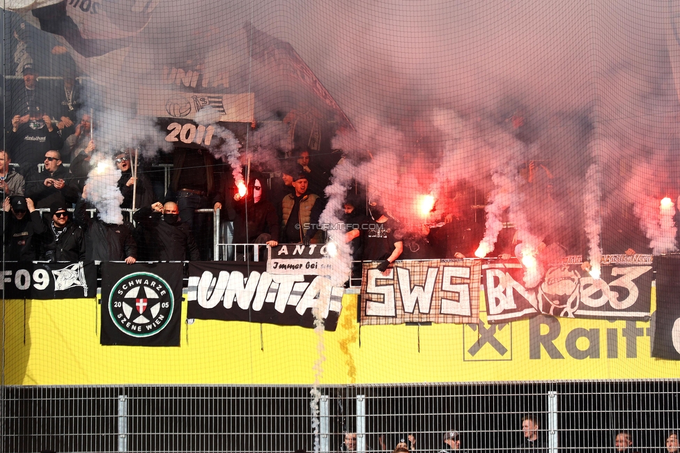 LASK - Sturm Graz
Oesterreichische Fussball Bundesliga, 24. Runde, LASK - SK Sturm Graz, Linzer Stadion Linz, 09.04.2023. 

Foto zeigt Fans von Sturm mit Pyrotechnik
