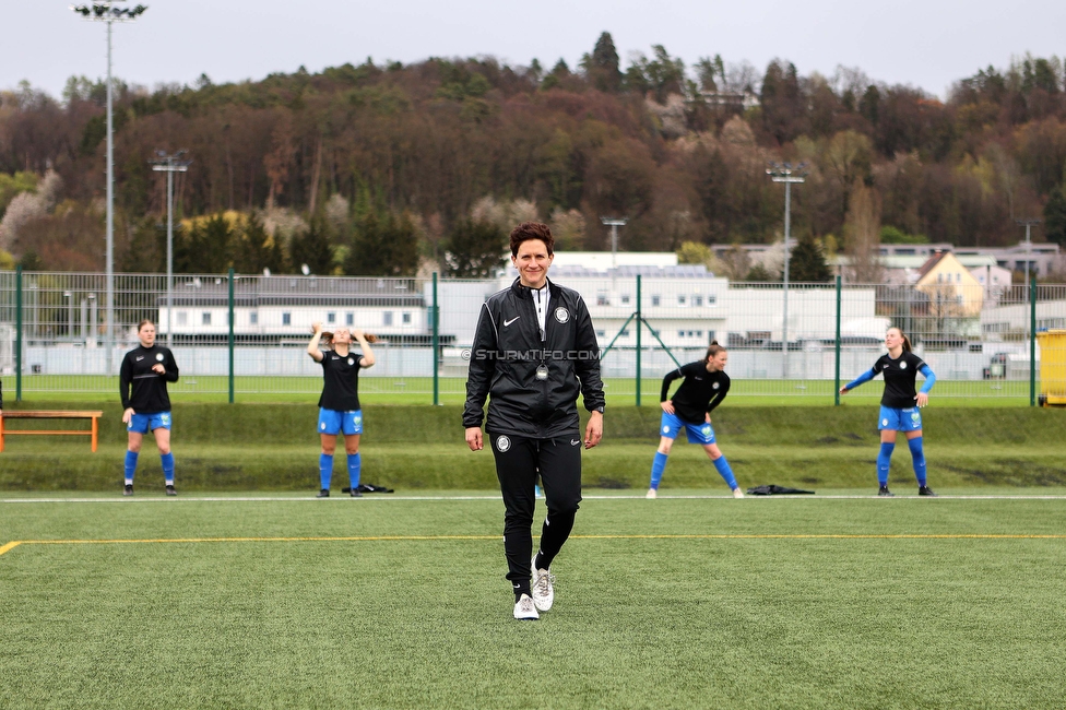 Sturm Damen - Neulengbach
OEFB Frauen Bundesliga, 12. Runde, SK Sturm Graz Damen - USV Neulengbach, Trainingszentrum Messendorf, 15.04.2023. 

Foto zeigt Emily Cancienne (Assistenz Trainer Sturm Damen)
