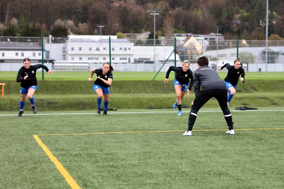 Sturm Damen - Neulengbach
OEFB Frauen Bundesliga, 12. Runde, SK Sturm Graz Damen - USV Neulengbach, Trainingszentrum Messendorf, 15.04.2023. 

Foto zeigt Emily Cancienne (Assistenz Trainer Sturm Damen)
