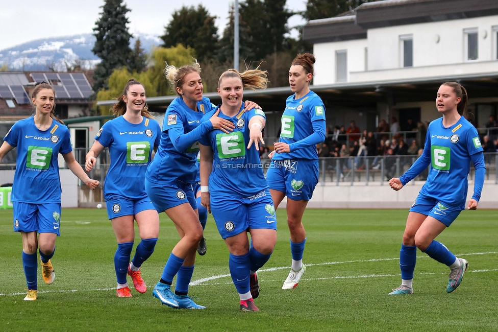 Sturm Damen - Neulengbach
OEFB Frauen Bundesliga, 12. Runde, SK Sturm Graz Damen - USV Neulengbach, Trainingszentrum Messendorf, 15.04.2023. 

Foto zeigt Julia Matuschewski (Sturm Damen) und die Mannschaft der Sturm Damen
