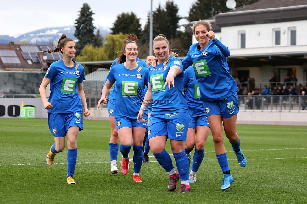 Sturm Damen - Neulengbach
OEFB Frauen Bundesliga, 12. Runde, SK Sturm Graz Damen - USV Neulengbach, Trainingszentrum Messendorf, 15.04.2023. 

Foto zeigt Julia Matuschewski (Sturm Damen) und die Mannschaft der Sturm Damen
