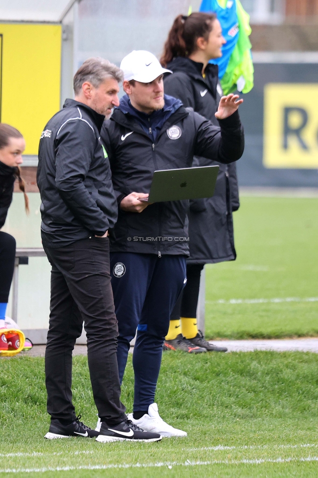 Sturm Damen - Neulengbach
OEFB Frauen Bundesliga, 12. Runde, SK Sturm Graz Damen - USV Neulengbach, Trainingszentrum Messendorf, 15.04.2023. 

Foto zeigt Christian Lang (Cheftrainer Sturm Damen) und Michael Erlitz (Betreuer Sturm Damen)
