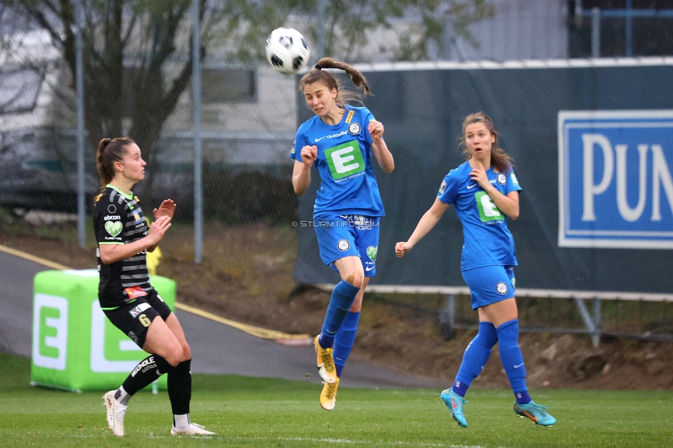 Sturm Damen - Neulengbach
OEFB Frauen Bundesliga, 12. Runde, SK Sturm Graz Damen - USV Neulengbach, Trainingszentrum Messendorf, 15.04.2023. 

Foto zeigt Julia Magerl (Sturm Damen) und Stefanie Grossgasteiger (Sturm Damen)
