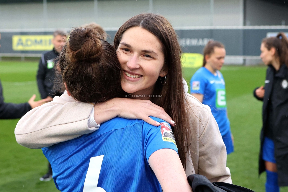 Sturm Damen - Neulengbach
OEFB Frauen Bundesliga, 12. Runde, SK Sturm Graz Damen - USV Neulengbach, Trainingszentrum Messendorf, 15.04.2023. 

Foto zeigt Gina Steiner (Sturm Damen) und Anna Malle (Sturm Damen)
