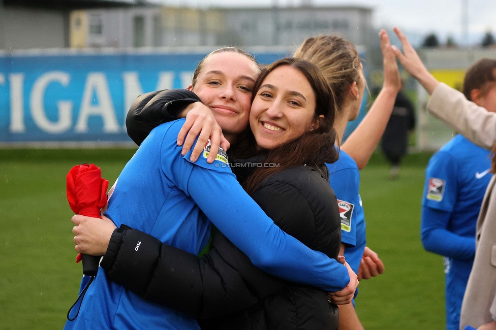 Sturm Damen - Neulengbach
OEFB Frauen Bundesliga, 12. Runde, SK Sturm Graz Damen - USV Neulengbach, Trainingszentrum Messendorf, 15.04.2023. 

Foto zeigt Merle Kirschstein (Sturm Damen) und Andrea Glibo (Sturm Damen)
