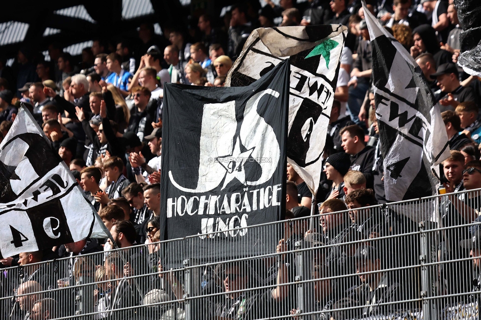 Klagenfurt - Sturm Graz
Oesterreichische Fussball Bundesliga, 25. Runde, Austria Klagenfurt - SK Sturm Graz,  Woerthersee Stadion Klagenfurt, 16.04.2023. 

Foto zeigt Fans von Sturm
Schlüsselwörter: jewels